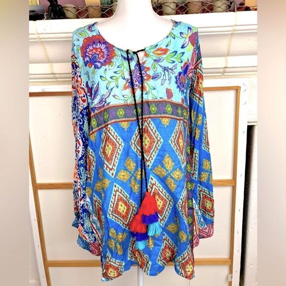 Avani del Amour Luxury boho wide sleeved tunic w/ triple tufted tassels - Picture 1 of 8